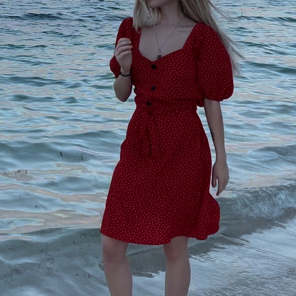 Red dress, worn once - Picture 2 of 3